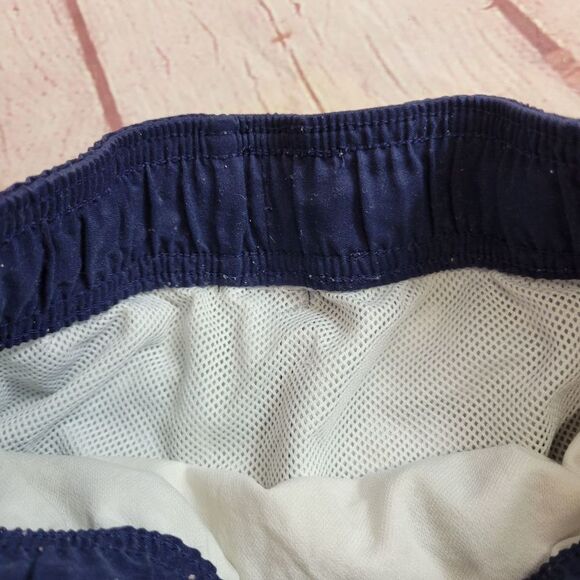 Cat & Jack shark swim trunks M8 - Picture 2 of 3